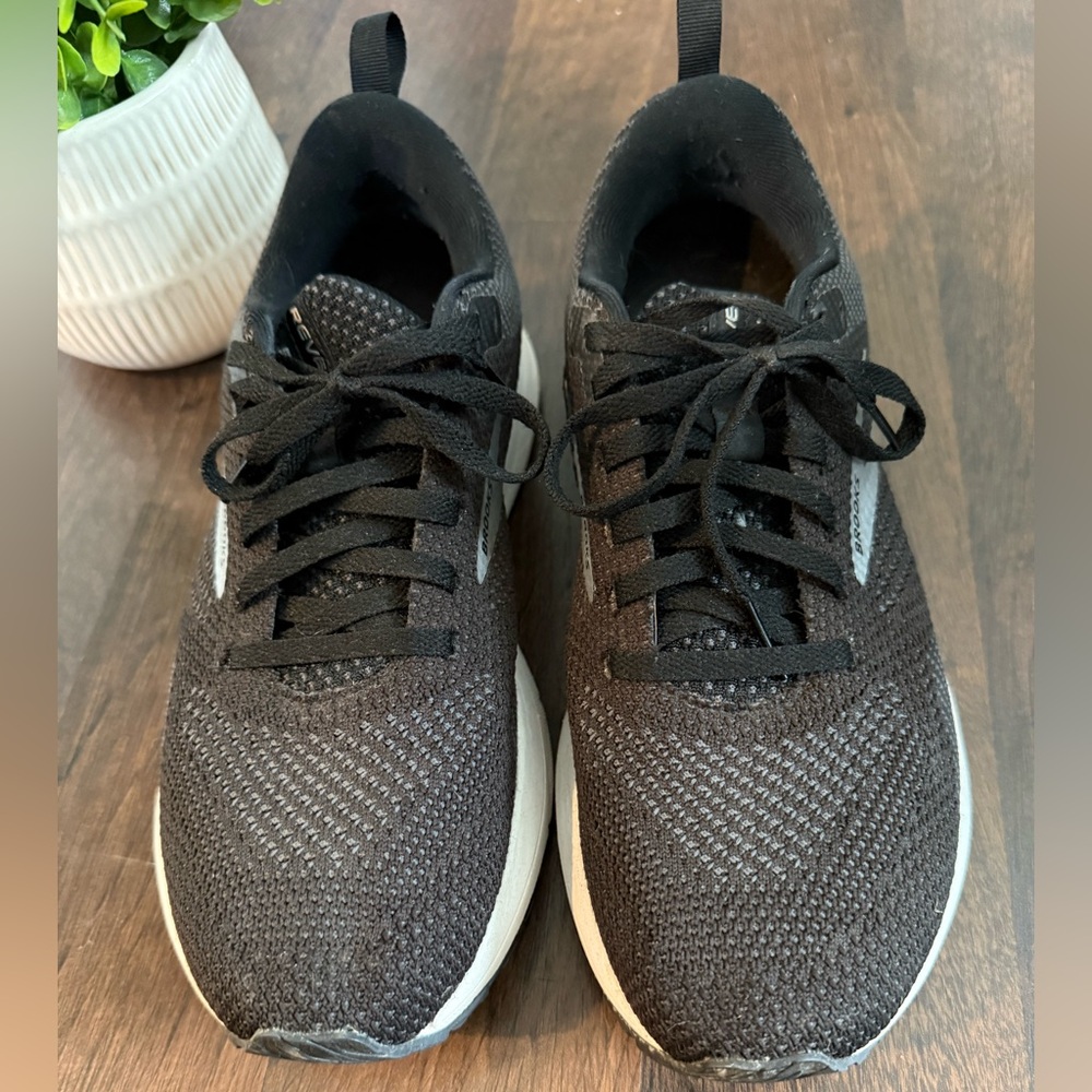 Brooks Sneakers - Picture 4 of 9
